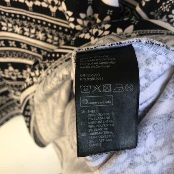 H&M Black and White Printed Skater Midi Dress! - Picture 6 of 6